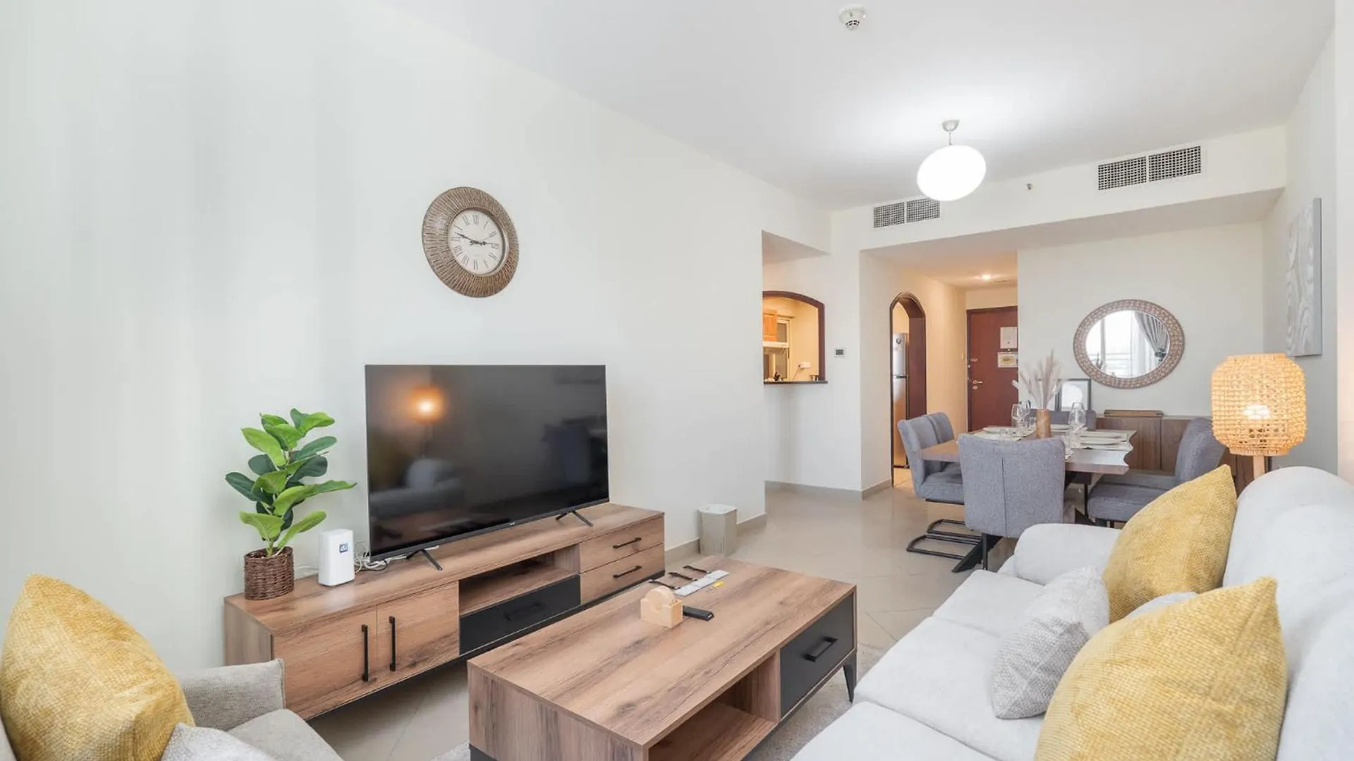 1 Bedroom Apartment With A City View And Sleeps 4 Dubai 0*,