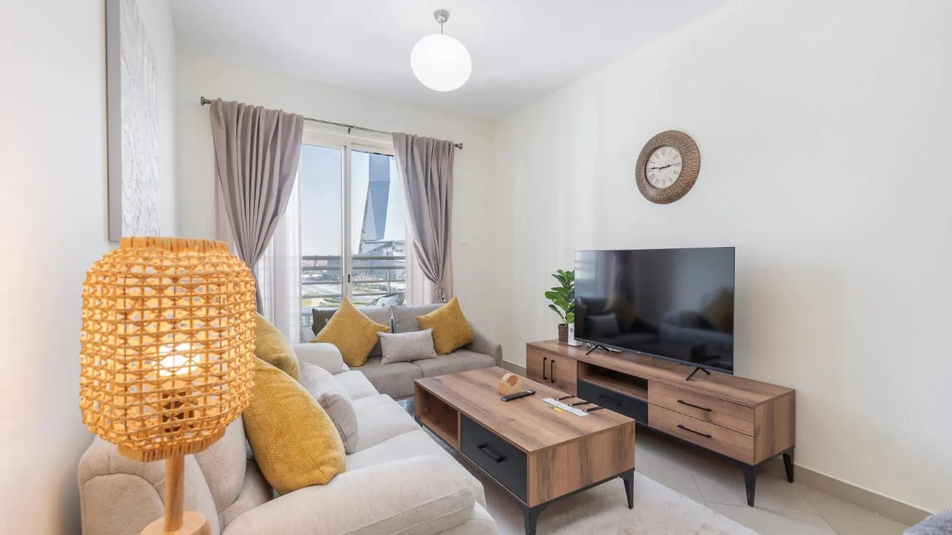 1 Bedroom Apartment With A City View And Sleeps 4 Dubai