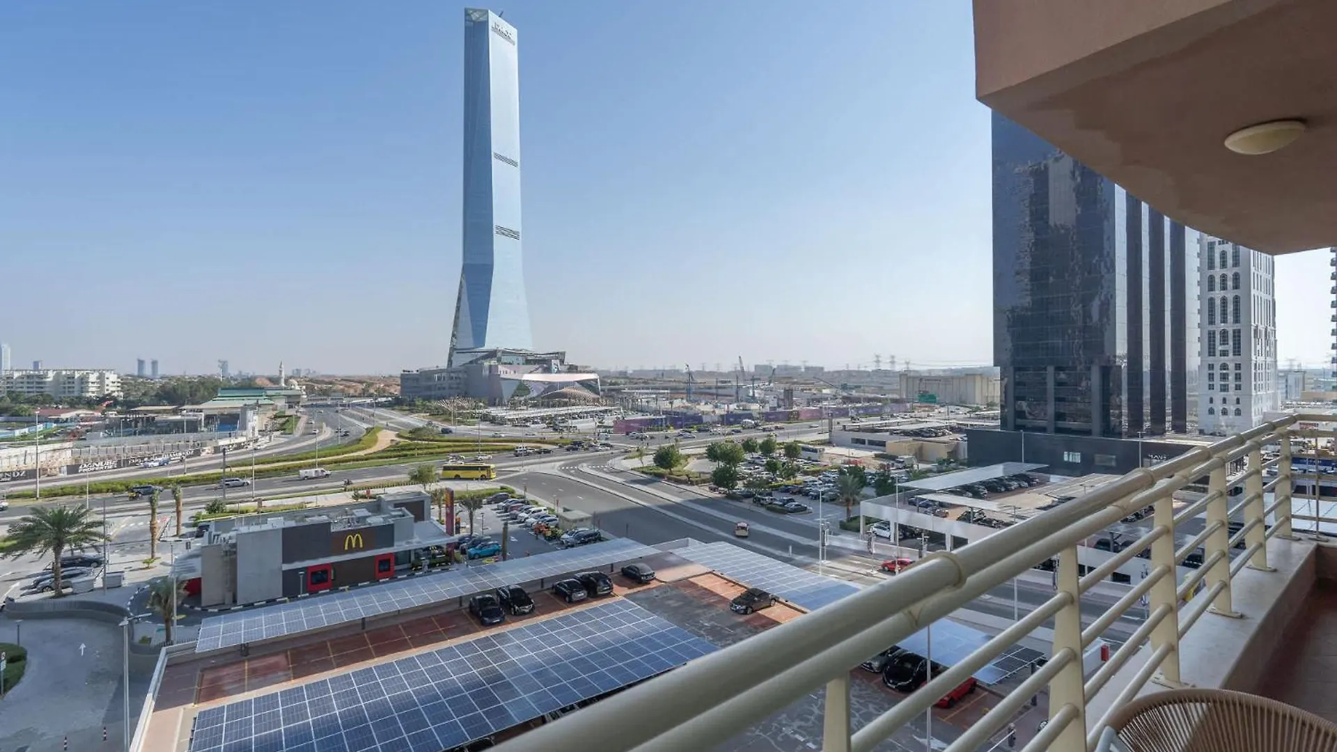 1 Bedroom Apartment With A City View And Sleeps 4 Dubai 0*,